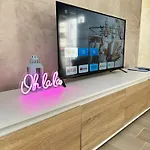 Cherry Deluxe Apartment